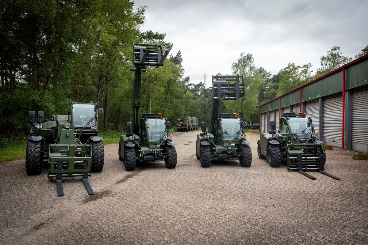 Eerste dertig Bobcat-verreikers bij defensie afgeleverd