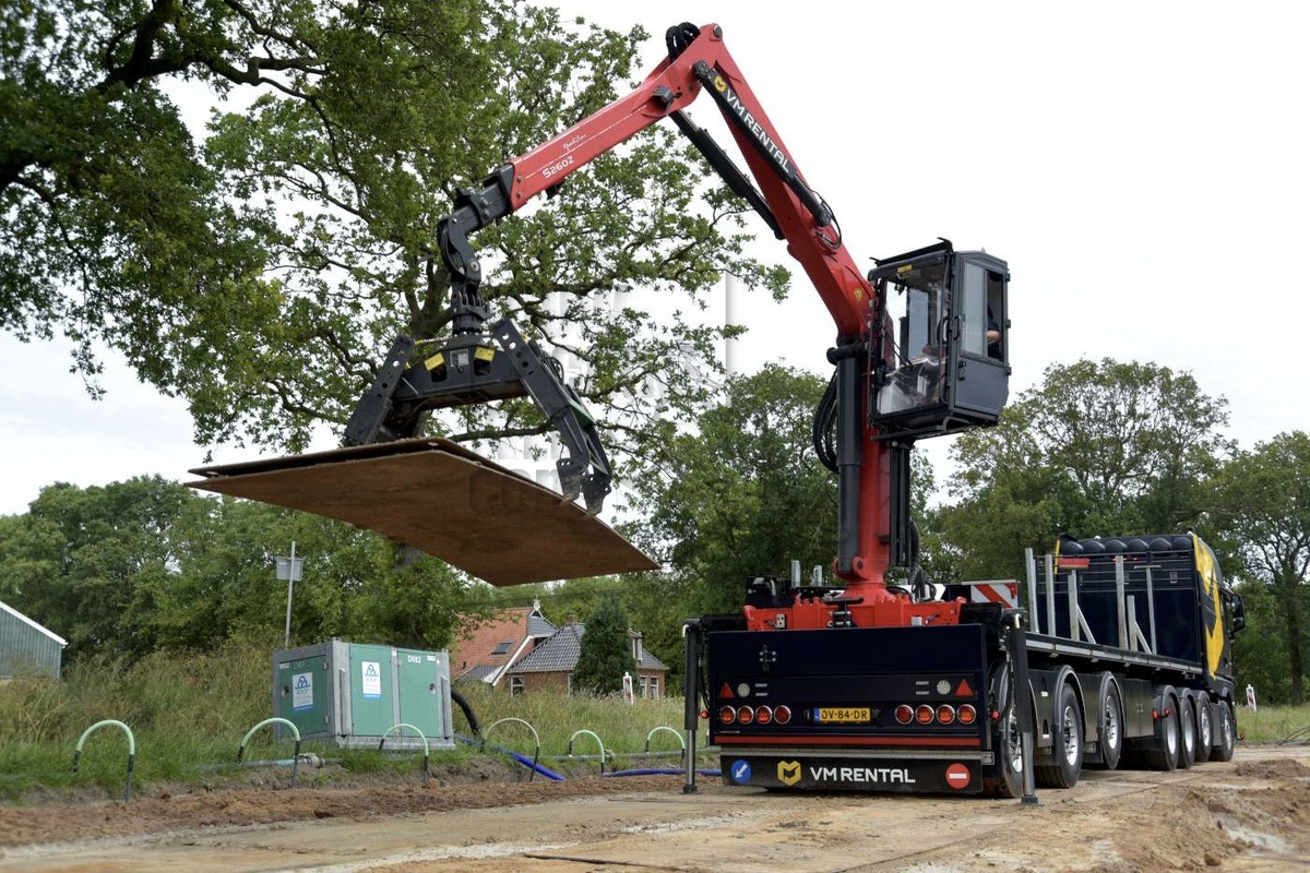 KWB Rijplatentrailer met Epsilon kraan voor VM Rental