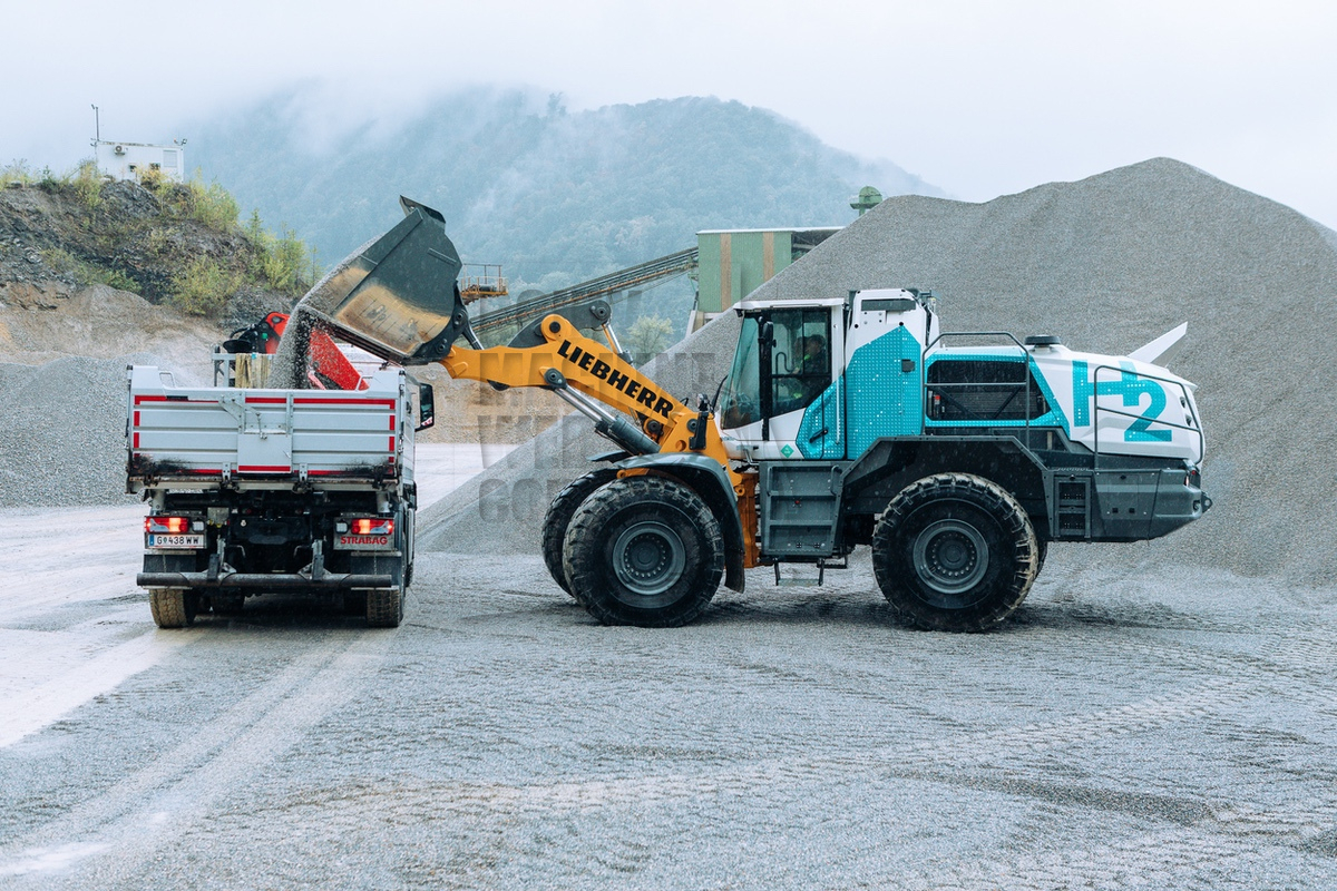 Liebherr en Strabag testen waterstofwiellader