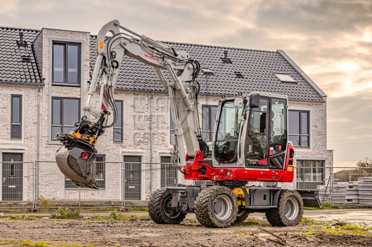 Takeuchi’s nieuwe 7 tons mobiele graafmachine steelt de show tijdens Demodagen