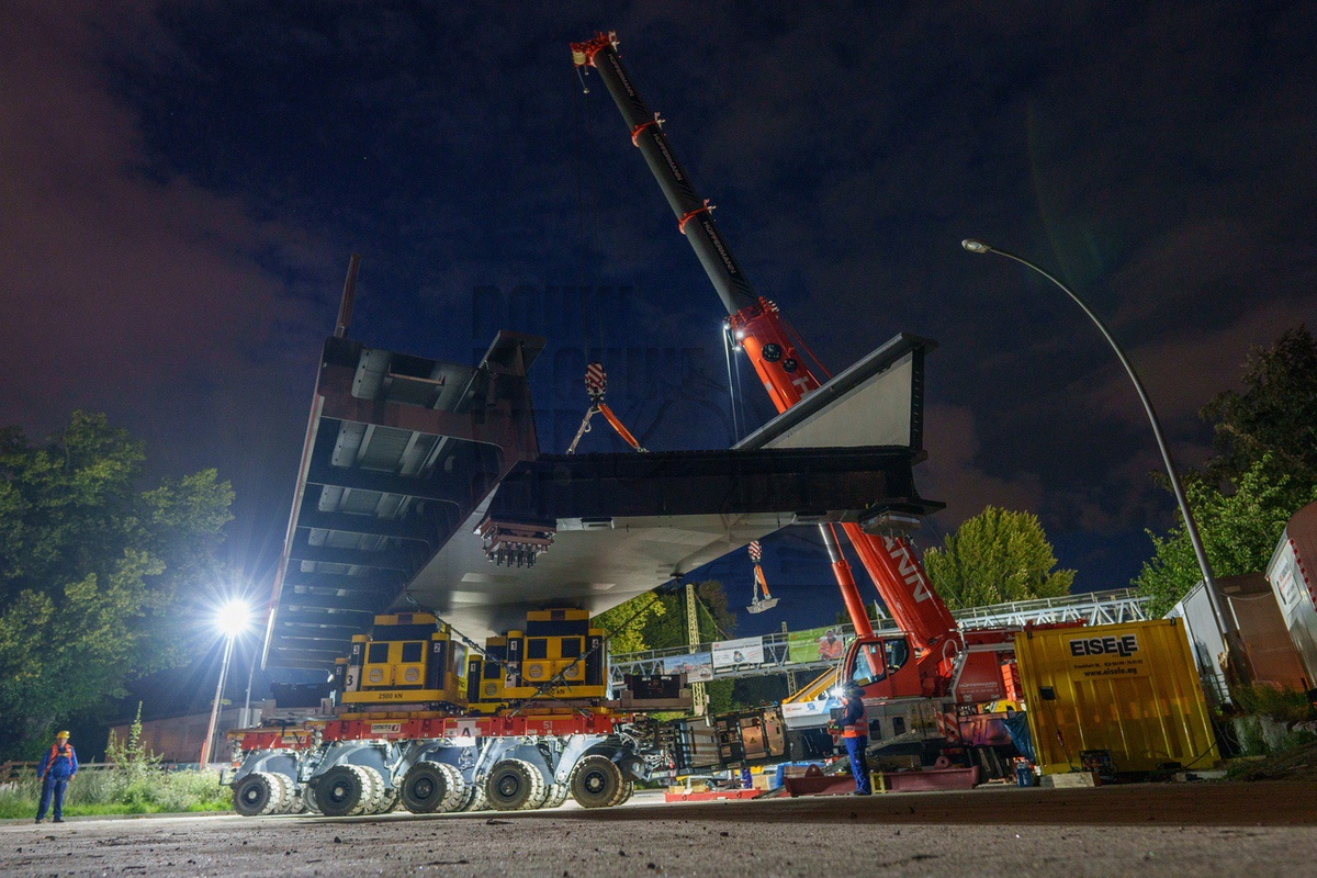 Brugactie midden in het hart van Hamburg