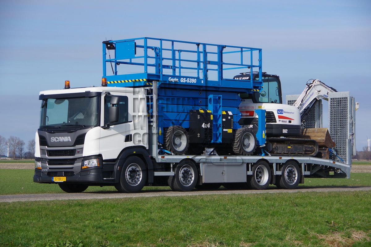 Extra lage Scania oprijwagen van Veldhuizen