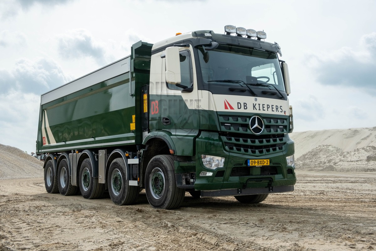 Mercedes-Benz Arocs 4945 K 10x4/6