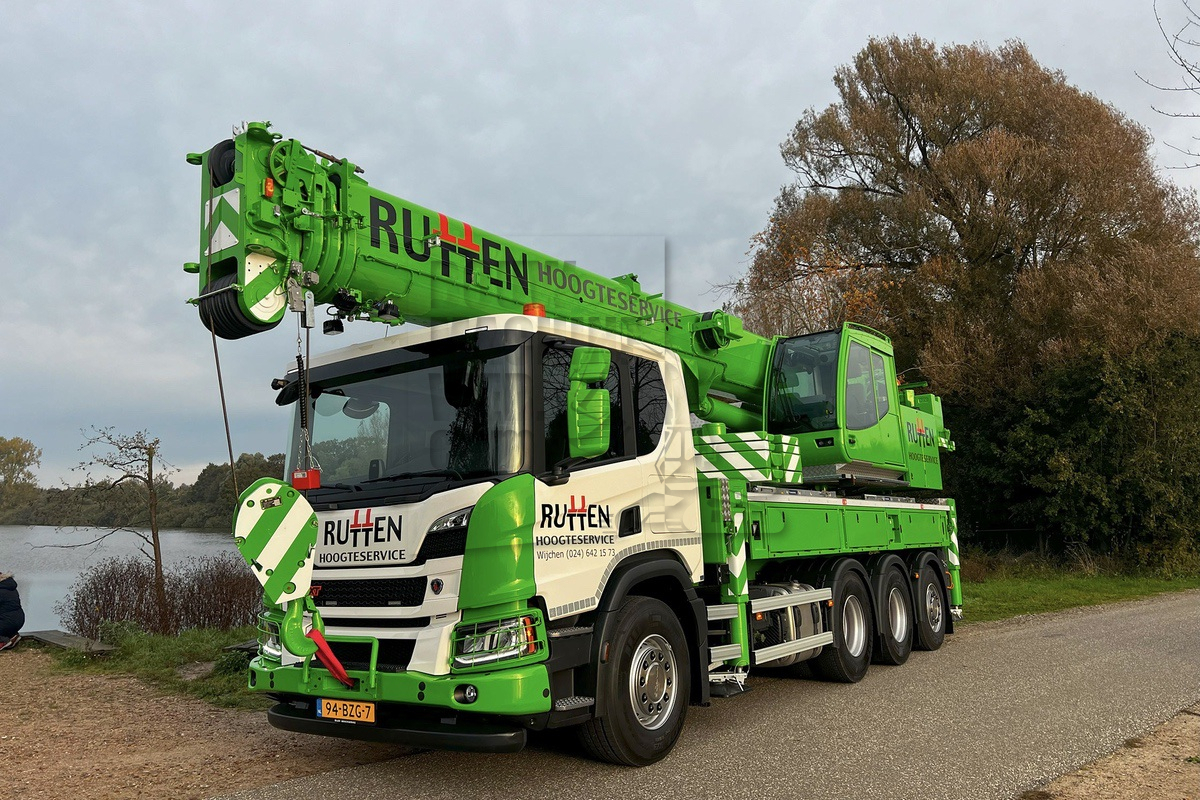 Strakke Scania 8x4*4 met telescoopkraan voor Rutten Hoogteservice