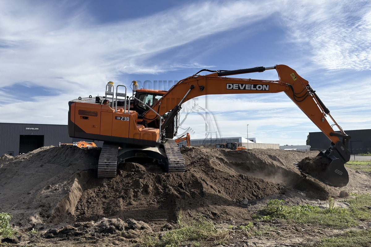 Develon 9-serie rupsgraafmachines zijn Trimble ready