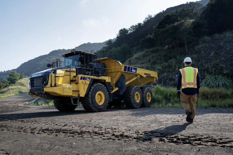 Komatsu introduceert haar grootse knikdumper, de HM460-6