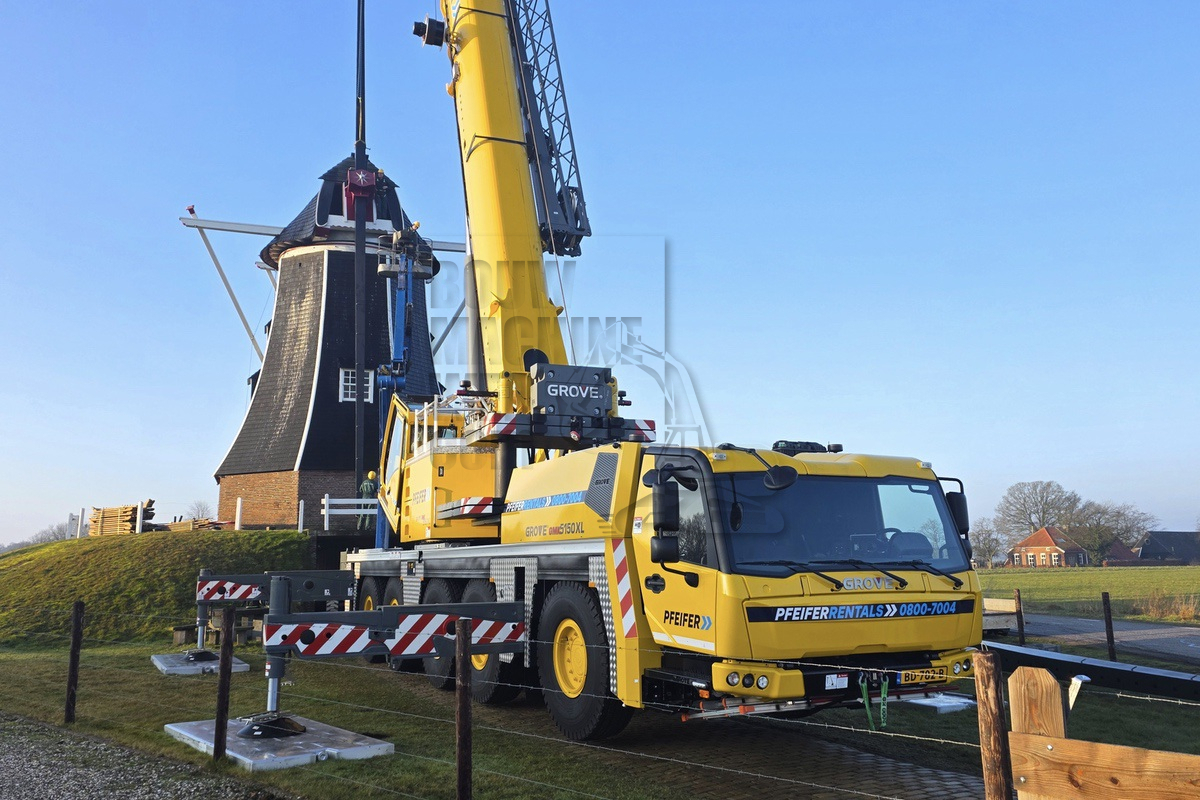 Pfeifer Group zet Grove 150 tonner in voor restauratiewerkzaamheden 