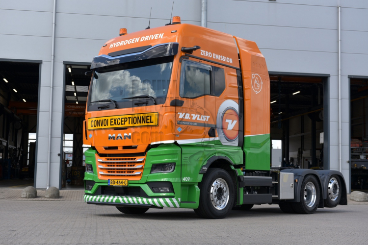 Van der Vlist zet waterstof MAN’s in voor speciaal transport