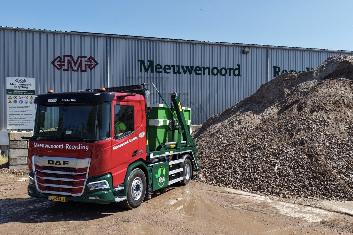 Meeuwenoord heeft eerste elektrische DAF XD portaalwagen