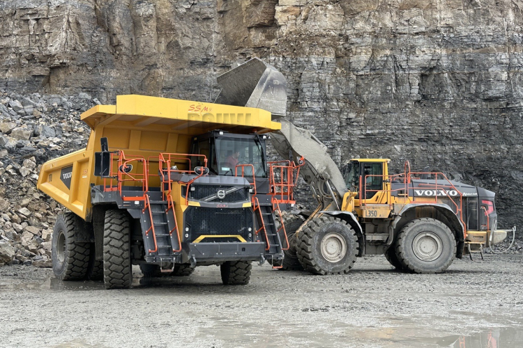 SHF neemt eerste Volvo R70 in Europa in gebruik