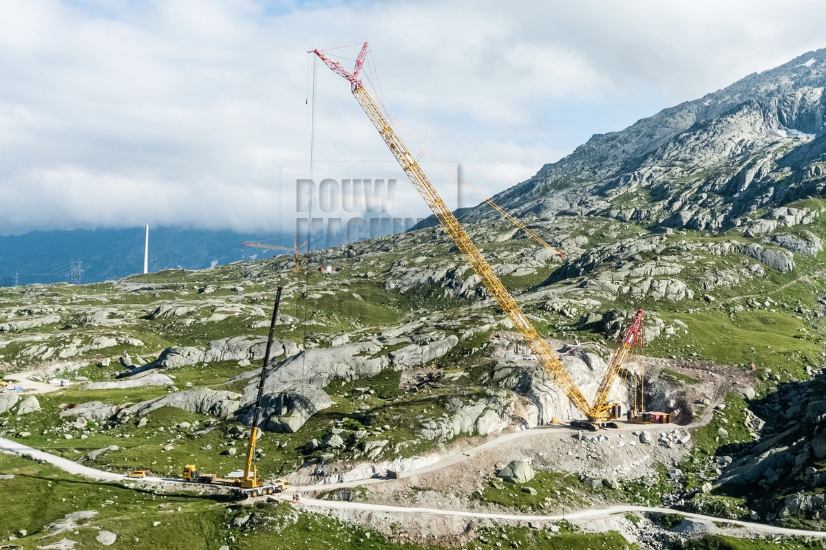 Tadano CC 3800-1 plaatst windmolens op de Gotthard
