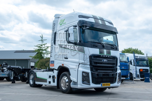 F-Max in nieuwe demokleuren
