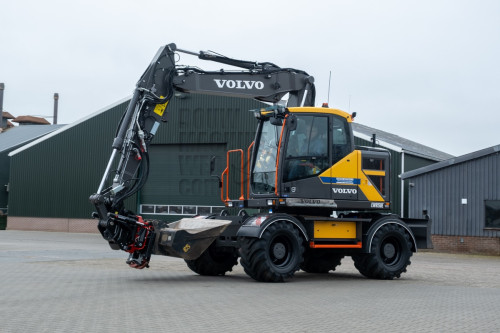37 De EWR150E is een mooie compacte machine in de 15-16 ton klasse