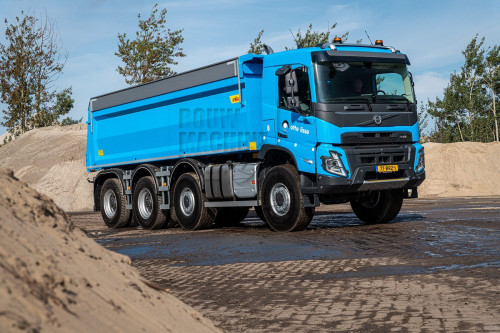 Volvo Trucks voor het zevende jaar marktleider bouwvoertuigen - FMX 8x8
