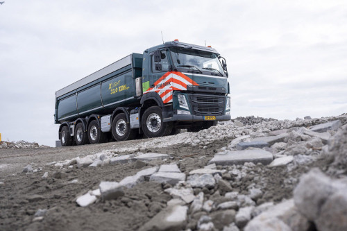 Volvo Trucks voor het zevende jaar marktleider bouwvoertuigen - FM 10x4 Light